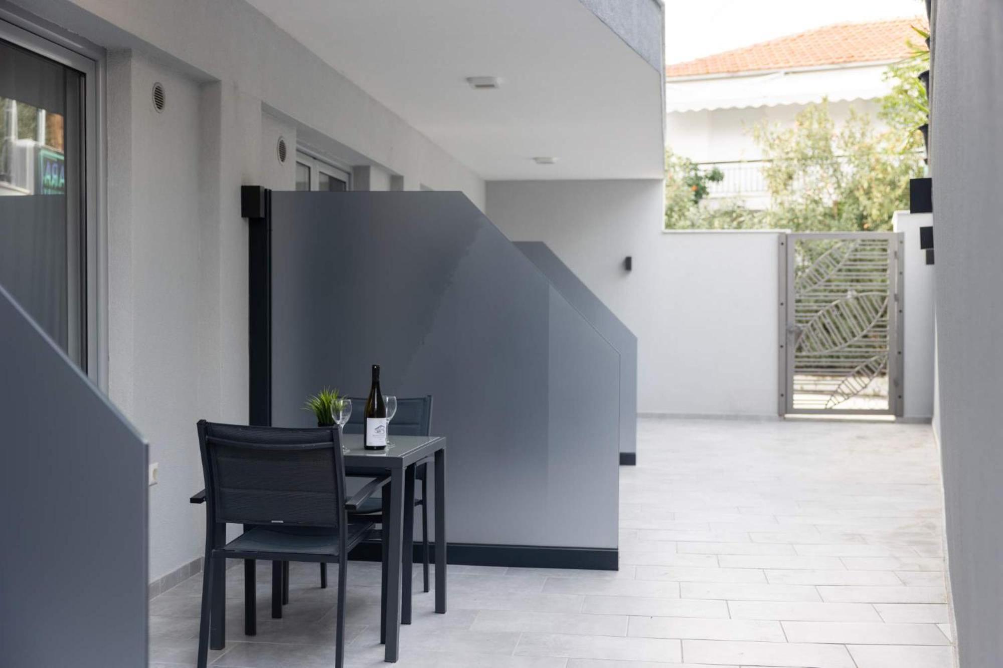 Avgerinos Apartments Polychrono Exterior photo
